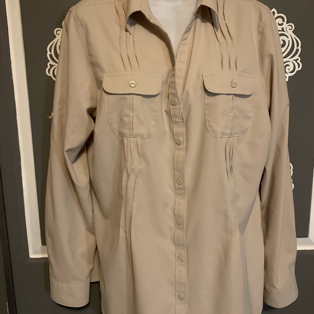 Women’s tan Columbia button up shirt size large